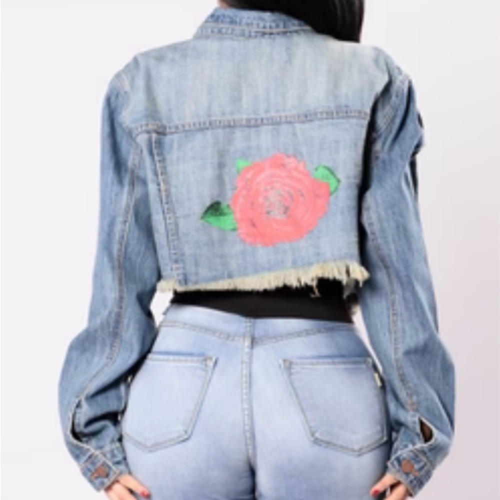 Cropped Denim Jacket 🌹